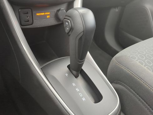 Used 2022 Chevrolet Trax LS w/ Tint and Cruise Package image 16