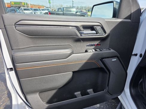 Used 2022 GMC Sierra 1500 AT4 w/ Technology Package AWD/4WD image 10