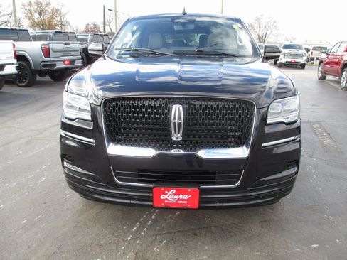 Used 2022 Lincoln Navigator Reserve image 9