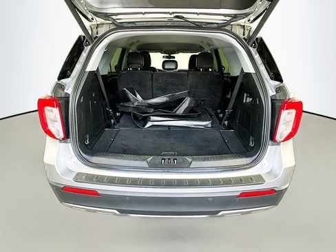 Used 2023 Ford Explorer XLT w/ Equipment Group 202A AWD/4WD image 26