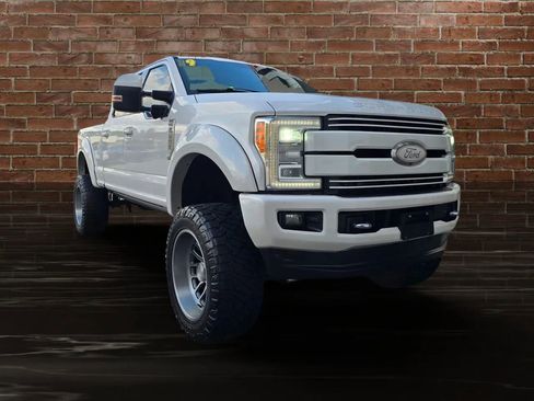 Used 2019 Ford F250 Platinum w/ Platinum Ultimate Package image 5
