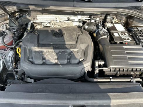 Used 2023 Volkswagen Tiguan SE R-Line image 11