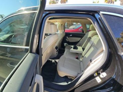 Used 2018 Audi Q5 2.0T Premium Plus w/ Premium Plus Package AWD/4WD image 8