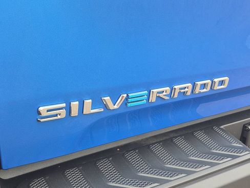 Used 2026 Chevrolet Silverado EV LT AWD/4WD image 31