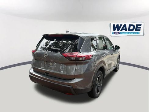 Used 2024 Nissan Rogue SV AWD/4WD image 5