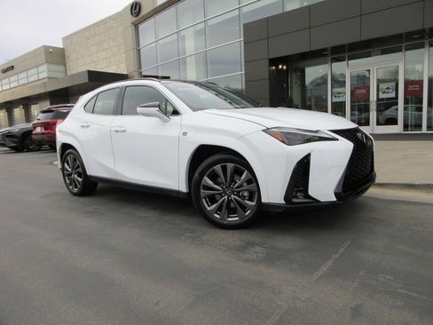 Used 2025 Lexus UX 300h AWD image 14