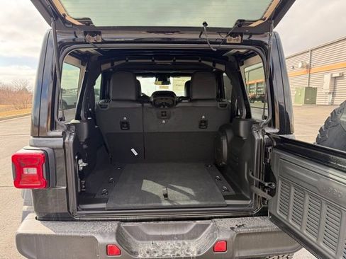 New 2026 Jeep Wrangler Unlimited Rubicon w/ Xtreme 35 Tire Package image 9