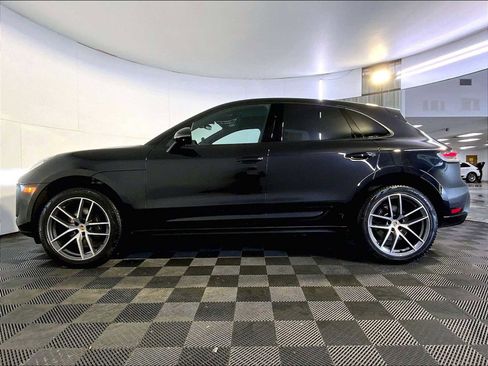 Certified 2023 Porsche Macan AWD/4WD image 2
