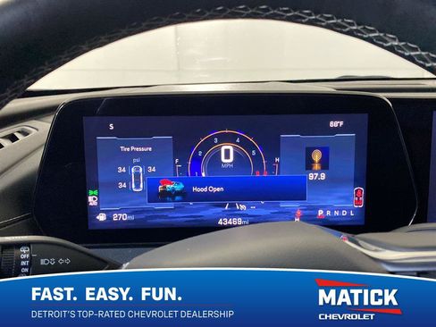 Used 2025 Chevrolet Traverse LT FWD image 1