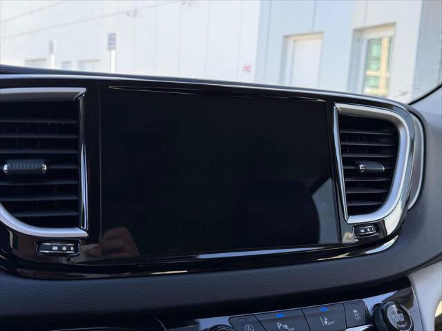 Used 2024 Chrysler Pacifica Touring-L FWD image 28