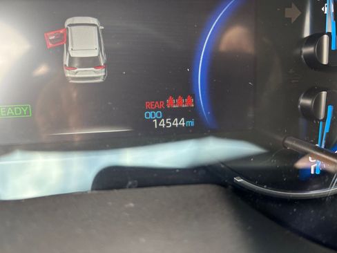 Used 2025 Toyota RAV4 LE image 39