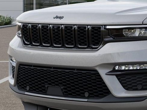 New 2025 Jeep Grand Cherokee Limited w/ Luxury Tech Group II image 11