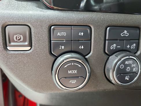 Used 2022 Chevrolet Silverado 1500 RST w/ Convenience Package II AWD/4WD image 27
