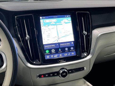 Certified 2026 Volvo V60 B5 Cross Country Plus w/ Protection Package Premier AWD/4WD image 9