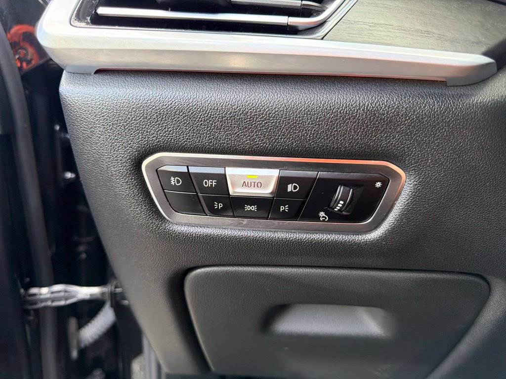 Used 2022 BMW X7 xDrive40i w/ Premium Package AWD/4WD image 35