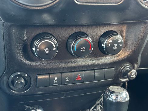Used 2012 Jeep Wrangler Sport AWD/4WD image 23