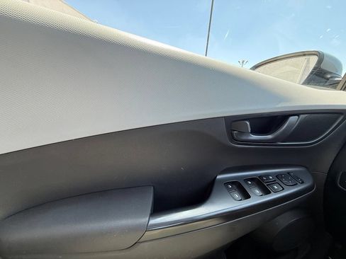 Used 2021 Hyundai Kona SEL Plus FWD image 12