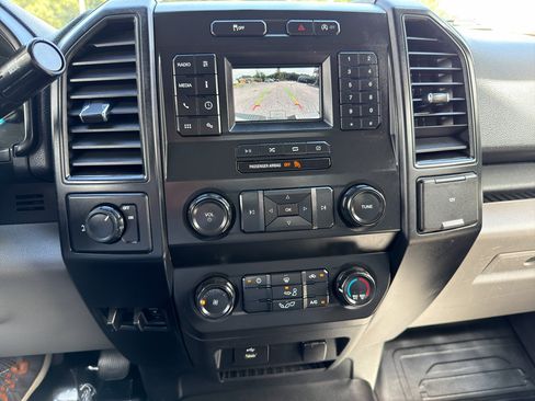 Used 2020 Ford F150 XL w/ Trailer Tow Package RWD image 24