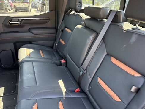 Used 2023 GMC Sierra 1500 AT4 w/ AT4 Premium Package AWD/4WD image 33