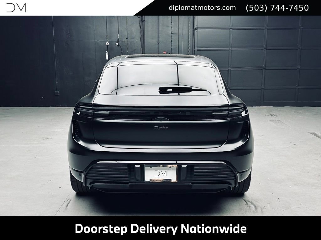 Used 2024 Porsche Macan Turbo Electric AWD/4WD image 6