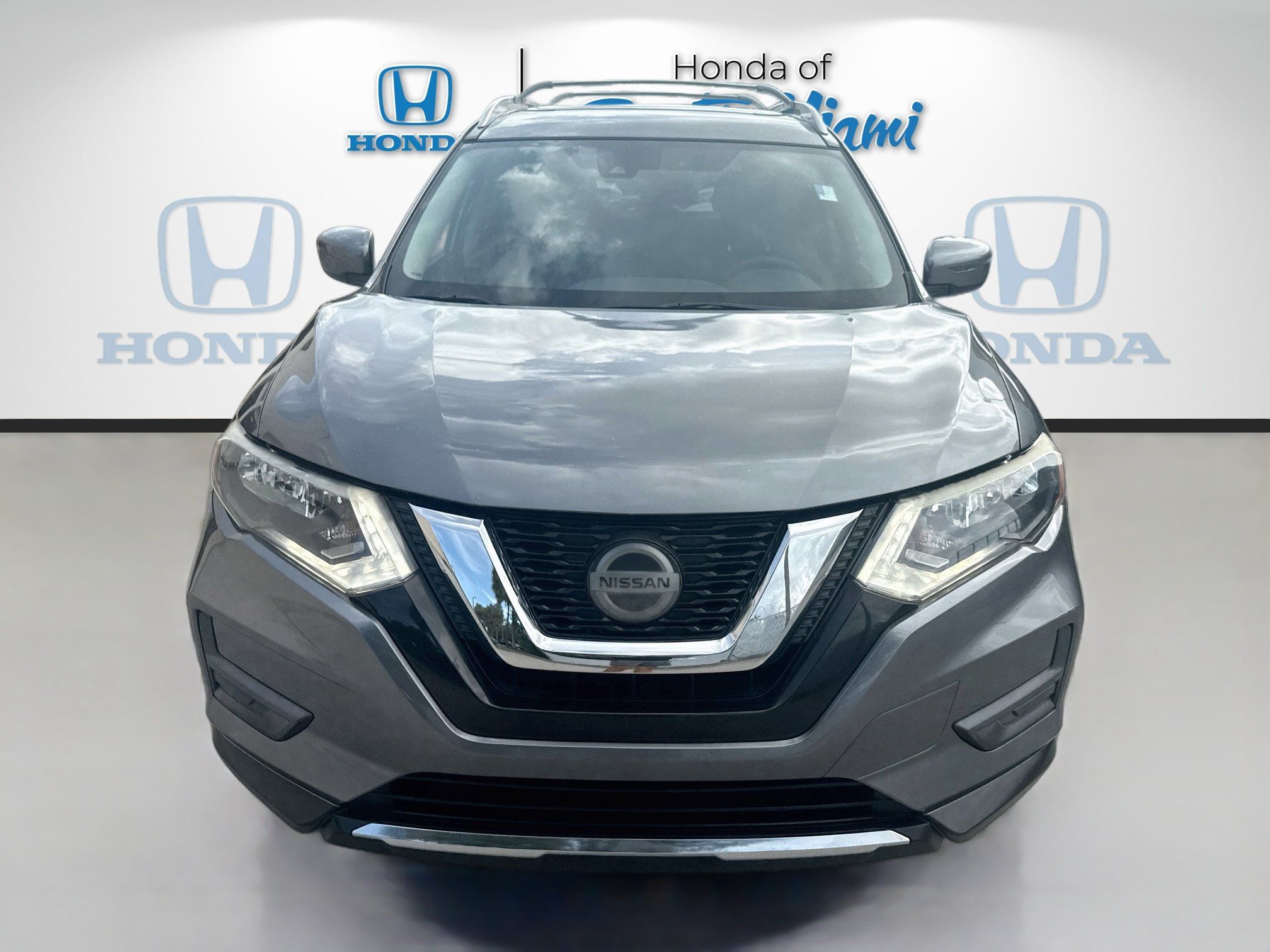 Used 2020 Nissan Rogue SV FWD image 2