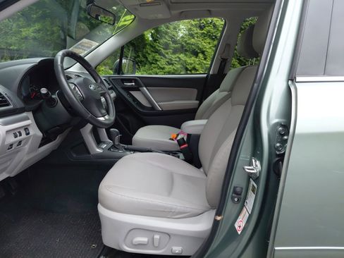 Used 2015 Subaru Forester 2.5i Touring AWD/4WD image 2