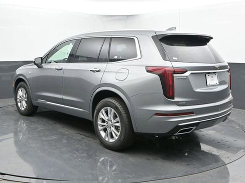 New 2025 Cadillac XT6 Luxury image 7