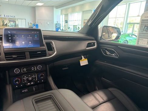 Certified 2023 Chevrolet Suburban RST w/ Luxury Package AWD/4WD image 24