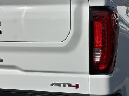 Used 2025 GMC Sierra 1500 AT4 w/ AT4 Premium Package AWD/4WD image 33