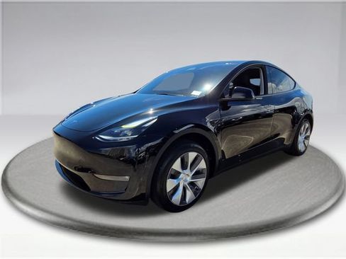 Used 2023 Tesla Model Y 2WD image 18