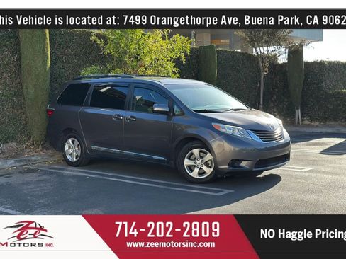 Used 2015 Toyota Sienna LE FWD image 2