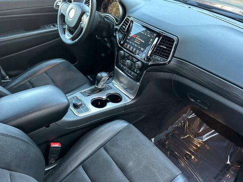 Used 2022 Jeep Grand Cherokee Laredo X AWD/4WD image 16