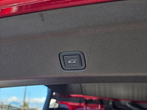 Used 2023 GMC Yukon Denali AWD/4WD image 17