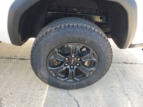 New 2025 GMC Canyon Elevation w/ Convenience Package image 6