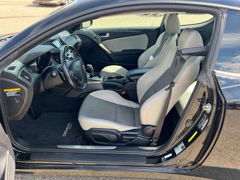 Used 2016 Hyundai Genesis 3.8 RWD image 22
