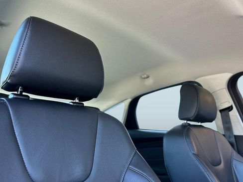 Used 2016 Ford Focus Titanium image 24