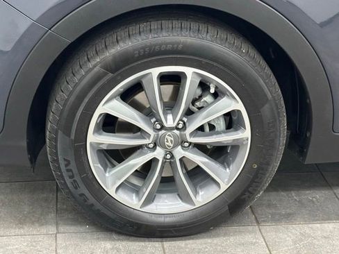 Used 2017 Hyundai Santa Fe SE FWD image 6