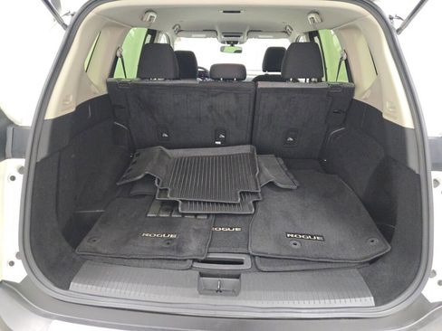 Used 2023 Nissan Rogue SV image 18