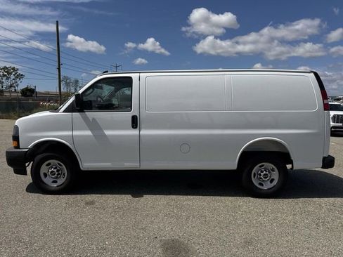 New 2026 GMC Savana 2500 w/ Driver Convenience Package image 5