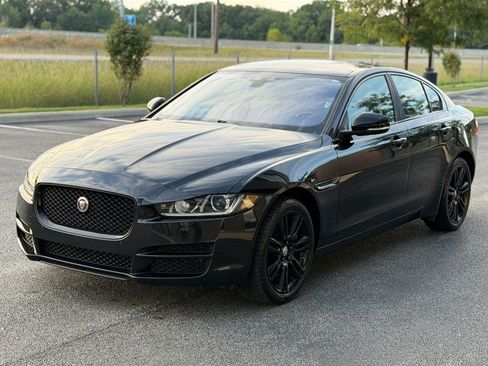 Used 2019 Jaguar XE Prestige AWD/4WD image 4