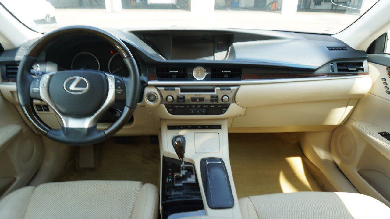 Used 2013 Lexus ES 350 FWD image 13