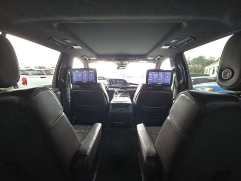 Used 2021 Cadillac Escalade Sport Platinum image 17