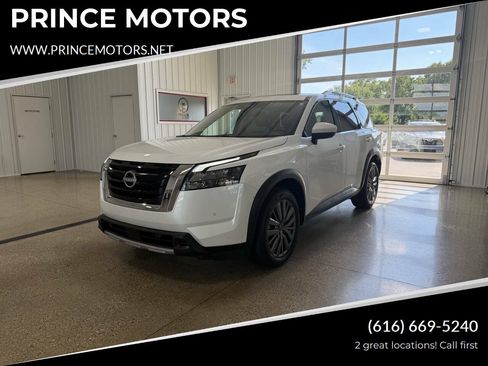 Used 2025 Nissan Pathfinder SL w/ SL Premium Package AWD/4WD image 1