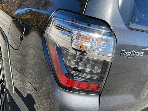 Used 2022 Toyota 4Runner Limited image 21