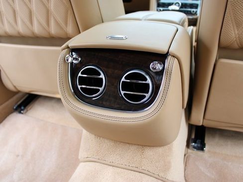 Used 2017 Bentley Mulsanne image 33