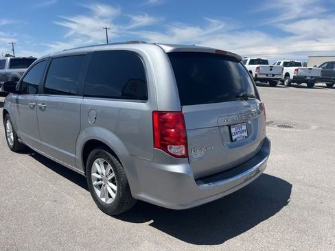 Used 2019 Dodge Grand Caravan SXT FWD image 11