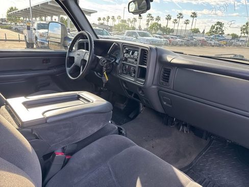 Used 2006 GMC Sierra 1500 SL w/ Light Duty Power Package image 11