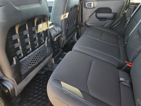 Used 2023 Jeep Wrangler Unlimited Rubicon 4xe image 32