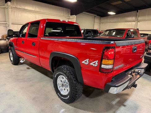 Used 2006 GMC Sierra 2500 SLT w/ Heavy-Duty Power Package image 2