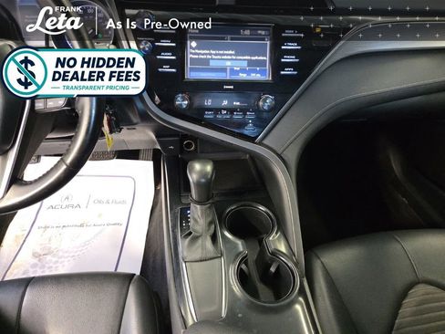 Used 2020 Toyota Camry SE FWD image 11